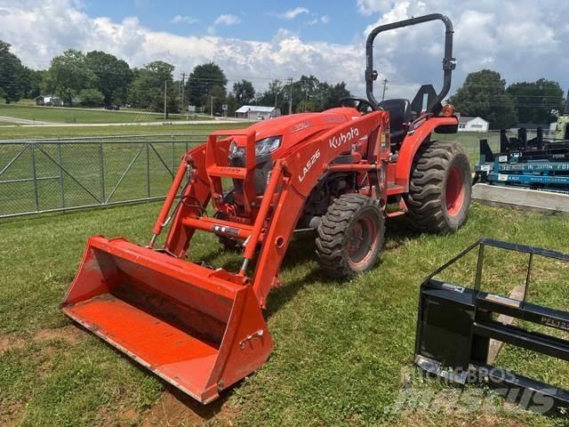 Kubota L3902DT Трактори