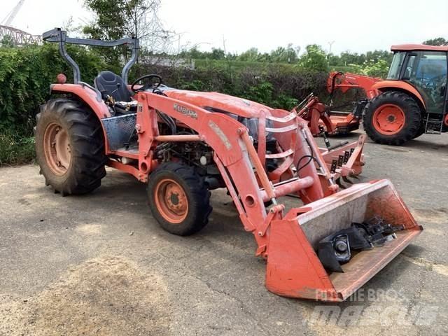 Kubota L3940DT Трактори