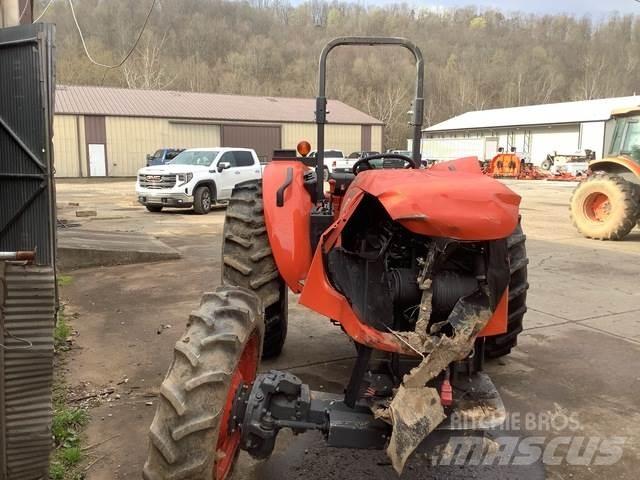 Kubota M6060HD Трактори
