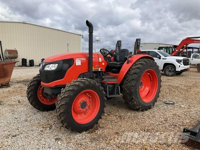 Kubota M7060HD Трактори