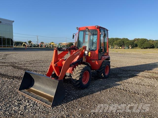 Kubota R530E Фронтальні навантажувачі