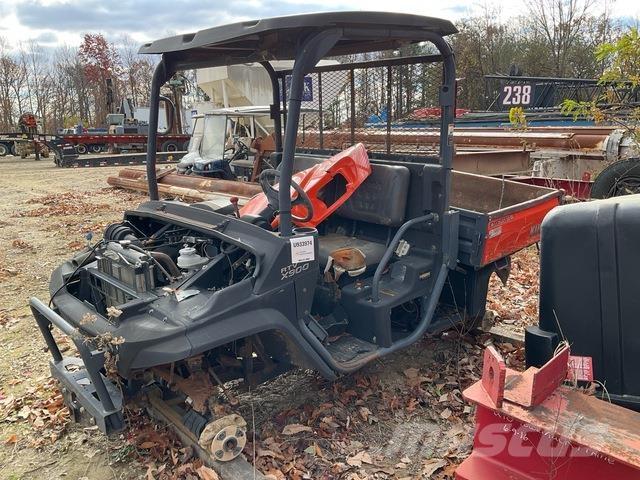 Kubota RTV-900 Підсобні машини