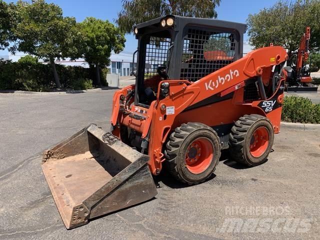 Kubota SSV65P Міні-навантажувачі