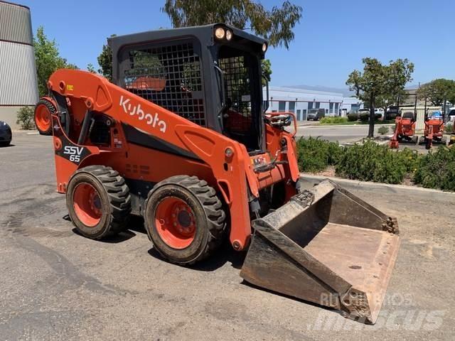 Kubota SSV65P Міні-навантажувачі