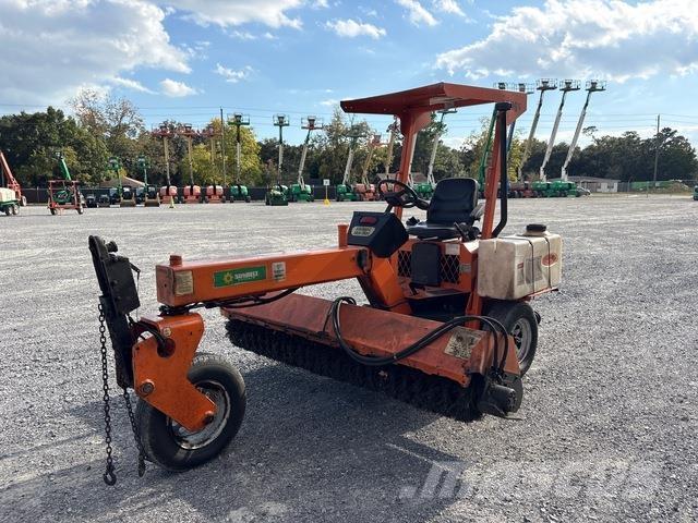 Lay-Mor SM300 Внутрішні підмітальні машини