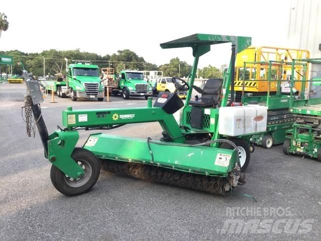 Lay-Mor SM300 Внутрішні підмітальні машини