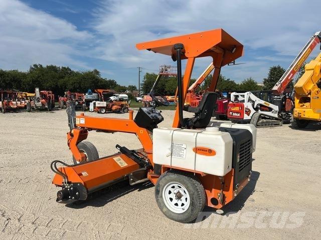  Lay Mor SM300 Внутрішні підмітальні машини