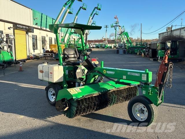 Lay-Mor SM300 Внутрішні підмітальні машини