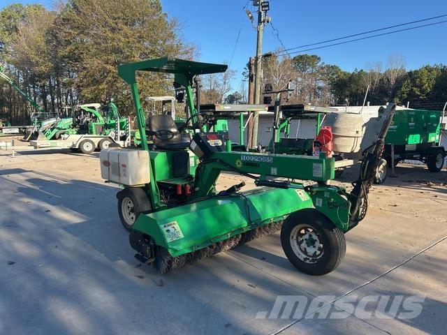 Lay-Mor SM300 Внутрішні підмітальні машини