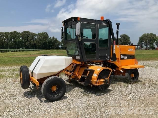 LeeBoy RB50 Внутрішні підмітальні машини