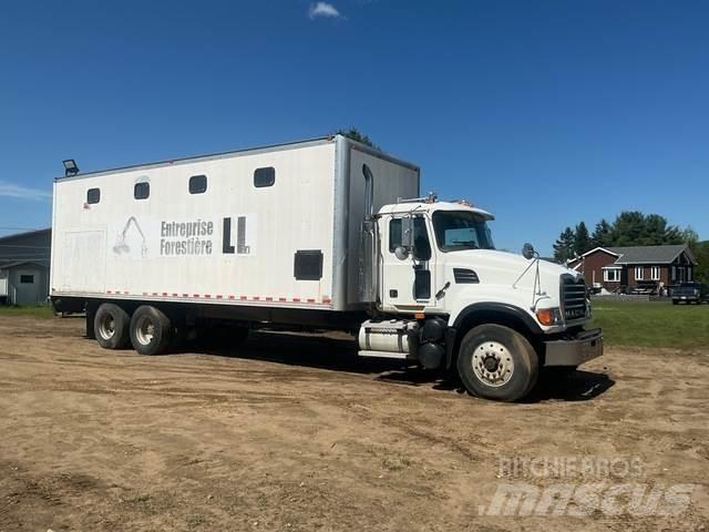 Mack 700 Пікапи / Бічне розвантаження