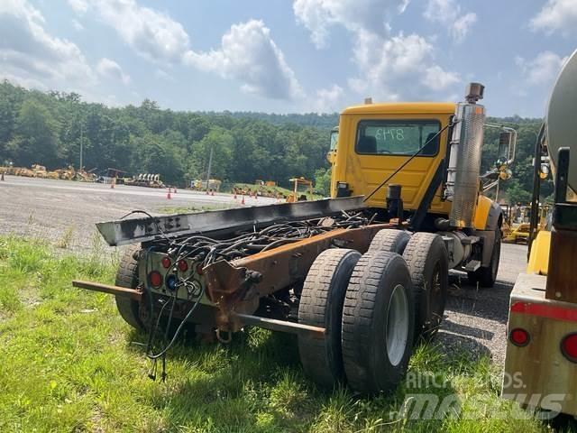 Mack 700 Снігоочищувальні ножі та плуги