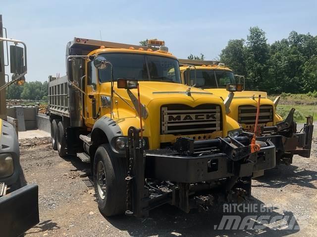 Mack 700 Снігоочищувальні ножі та плуги