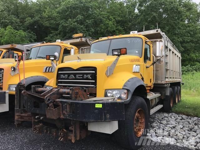 Mack 700 Снігоочищувальні ножі та плуги