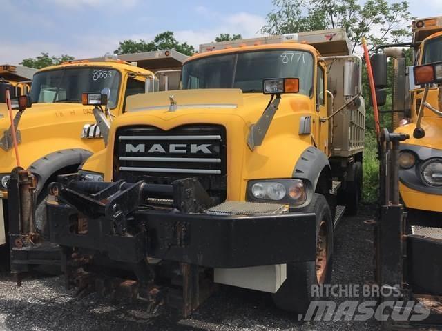 Mack 700 Снігоочищувальні ножі та плуги