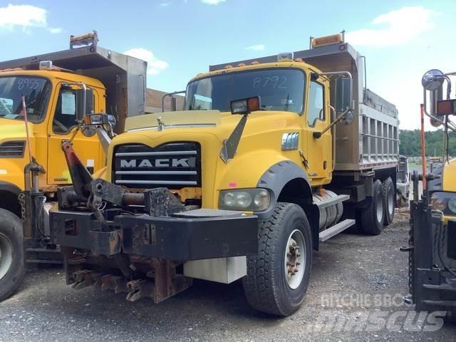 Mack 700 Снігоочищувальні ножі та плуги