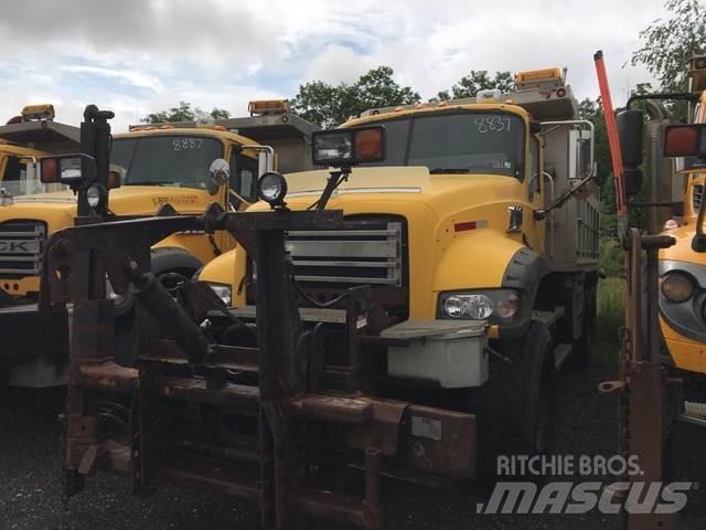 Mack 700 Снігоочищувальні ножі та плуги