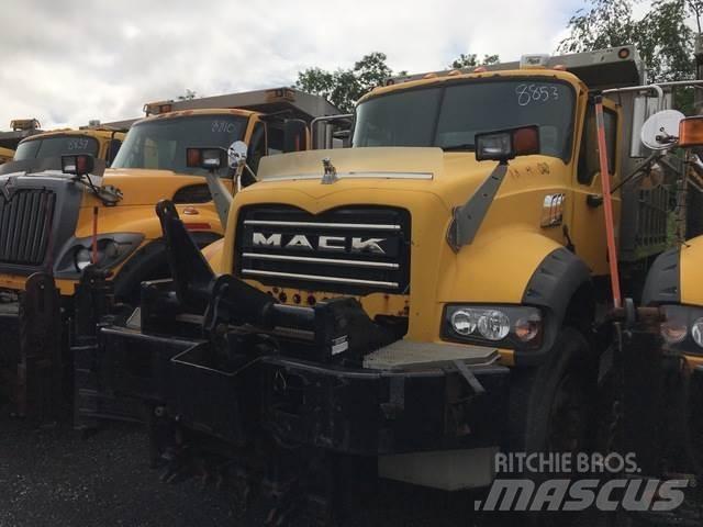 Mack 700 Снігоочищувальні ножі та плуги