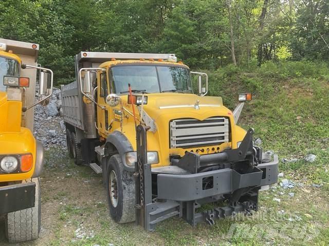Mack 700 Снігоочищувальні ножі та плуги