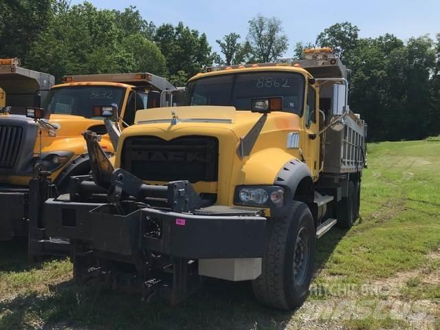 Mack 700 Снігоочищувальні ножі та плуги