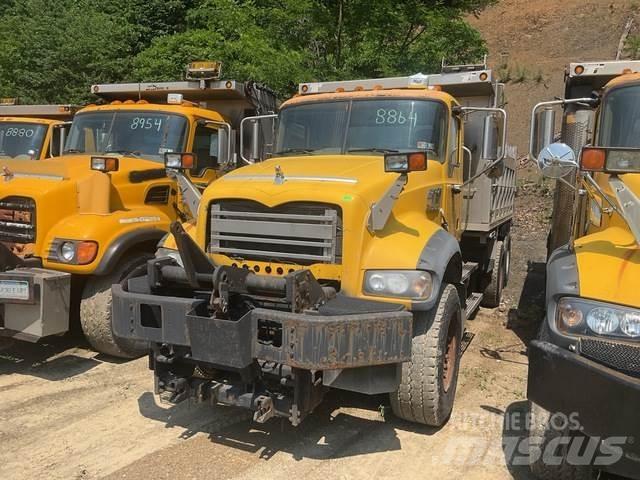 Mack 700 Снігоочищувальні ножі та плуги