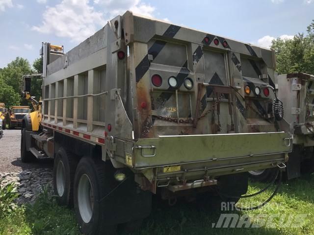 Mack 700 Снігоочищувальні ножі та плуги