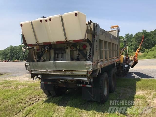 Mack 700 Снігоочищувальні ножі та плуги