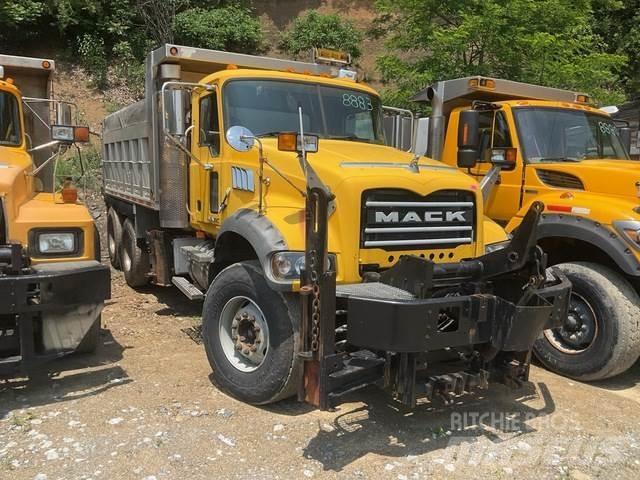 Mack 700 Снігоочищувальні ножі та плуги