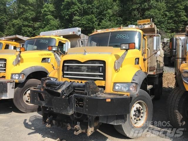 Mack 700 Снігоочищувальні ножі та плуги