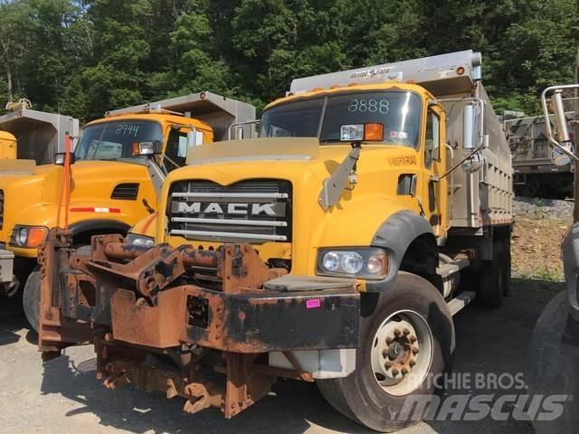 Mack 700 Снігоочищувальні ножі та плуги
