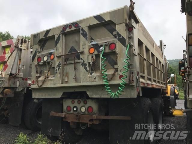 Mack 700 Снігоочищувальні ножі та плуги