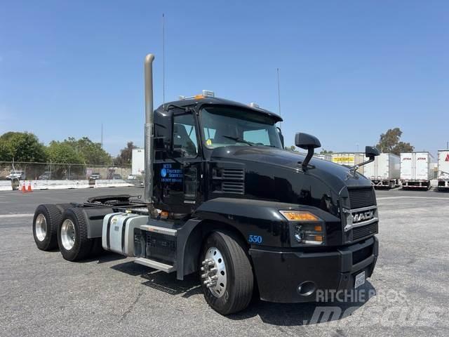 Mack AN64T Тягачі
