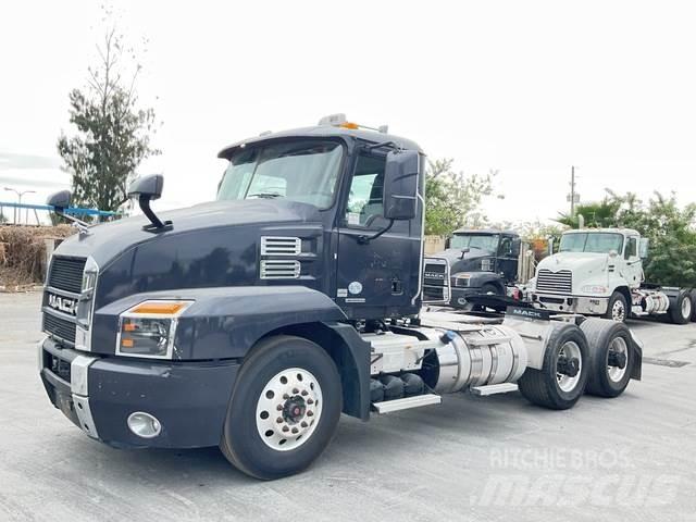 Mack AN64T Тягачі