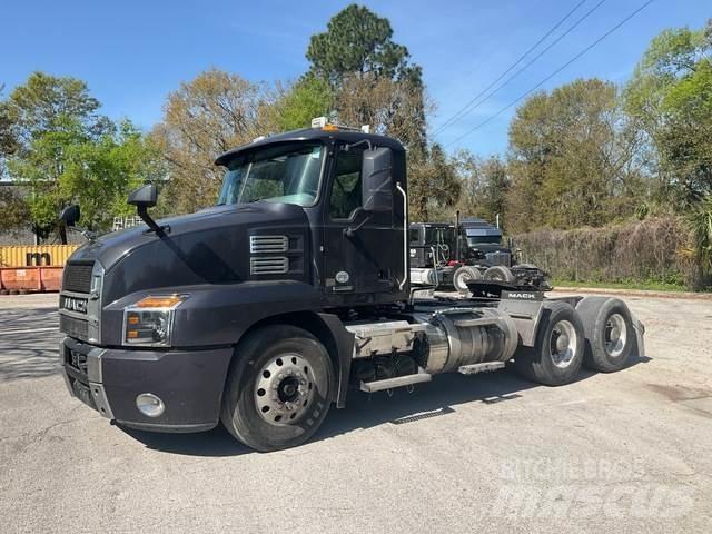 Mack AN64T Тягачі