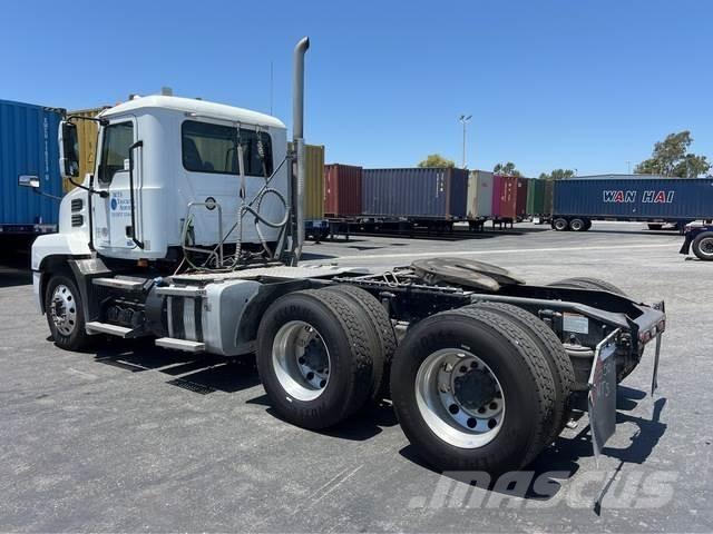 Mack AN64T Тягачі