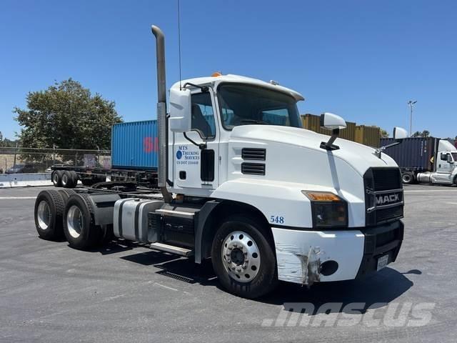 Mack AN64T Тягачі