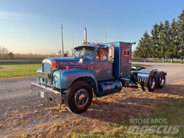 Mack B-61 Тягачі