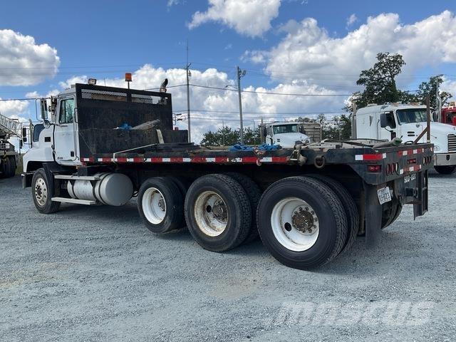 Mack CH 613 Вантажівки-платформи/бокове розвантаження