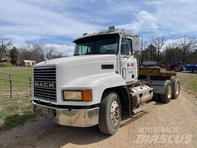 Mack CH613 Тягачі