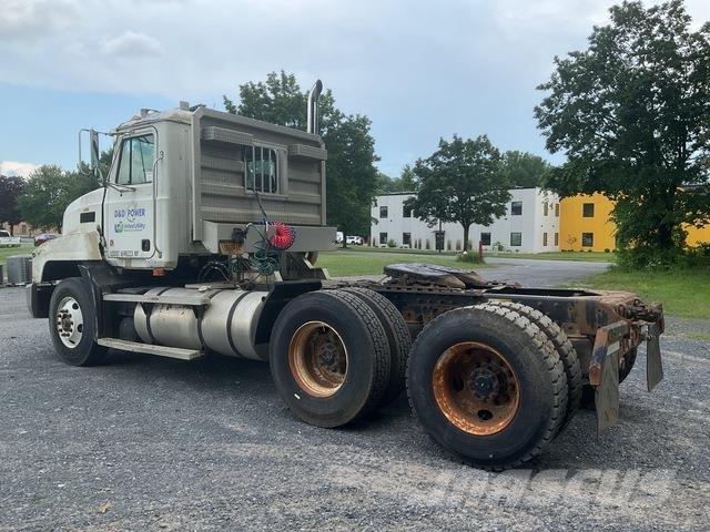 Mack CH613 Тягачі