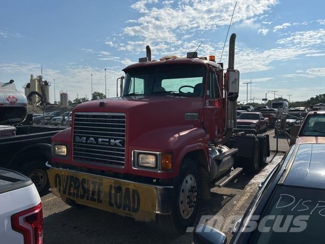 Mack CH613 Тягачі