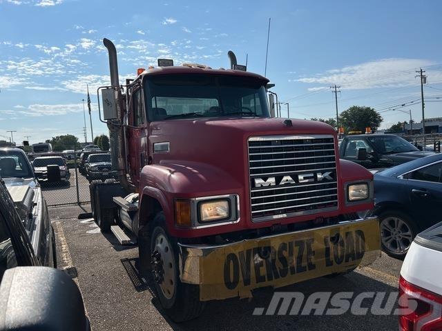 Mack CH613 Тягачі