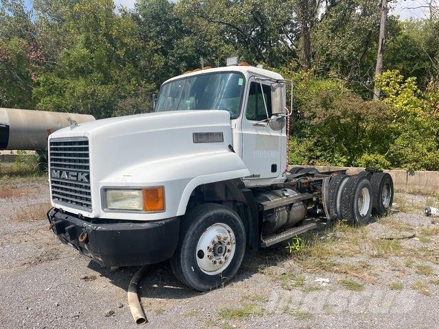 Mack CH613 Тягачі