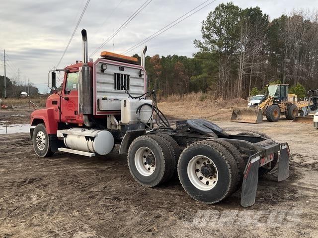 Mack CH613 Тягачі