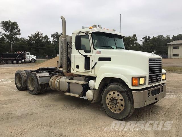 Mack CHU613 Тягачі