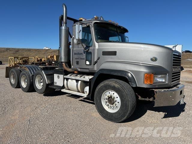 Mack CL713 Тягачі
