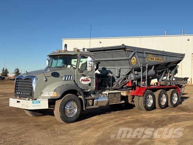 Mack CT713 Агрегати для відливання бетонних блоків