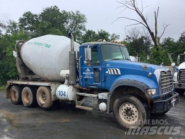 Mack CTP713 Вантажівки / спеціальні