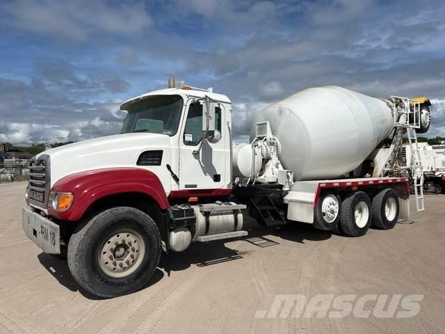 Mack CV513 Вантажівки / спеціальні
