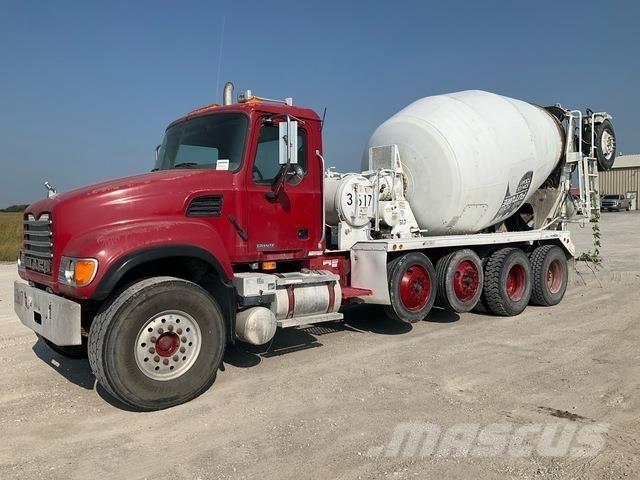 Mack CV513 Вантажівки / спеціальні